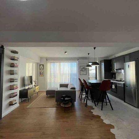 Modern 2-Bedroom Apartment In New Residence Craiova Eksteriør bilde