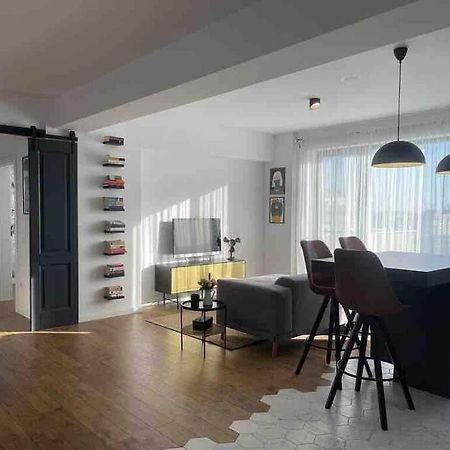 Modern 2-Bedroom Apartment In New Residence Craiova Eksteriør bilde