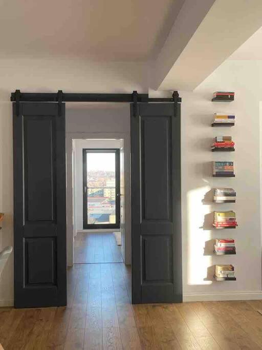 Modern 2-Bedroom Apartment In New Residence Craiova Eksteriør bilde
