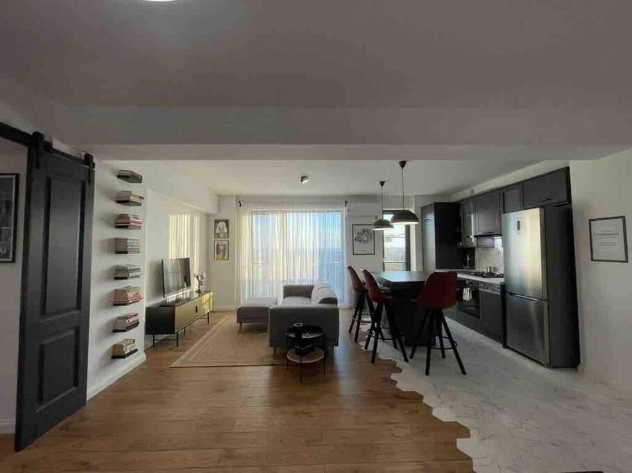 Modern 2-Bedroom Apartment In New Residence Craiova Eksteriør bilde