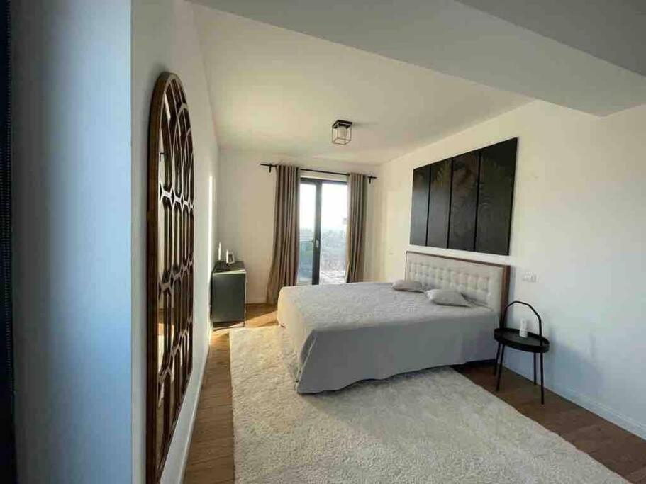 Modern 2-Bedroom Apartment In New Residence Craiova Eksteriør bilde
