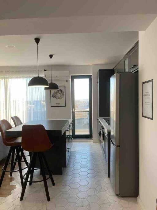 Modern 2-Bedroom Apartment In New Residence Craiova Eksteriør bilde